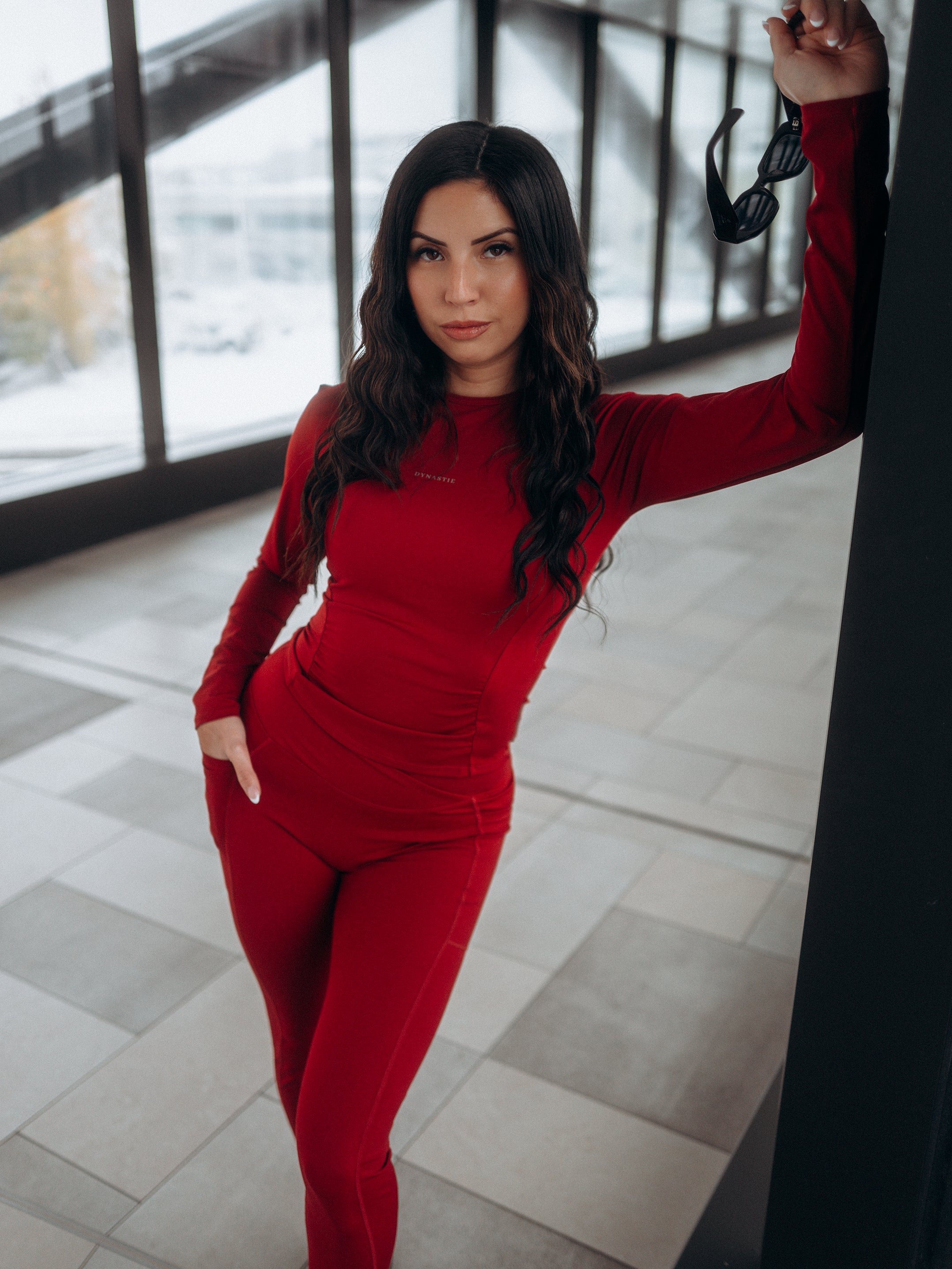 Chandail long ajusté Rouge Velvet DYNASTIE CLOTHING